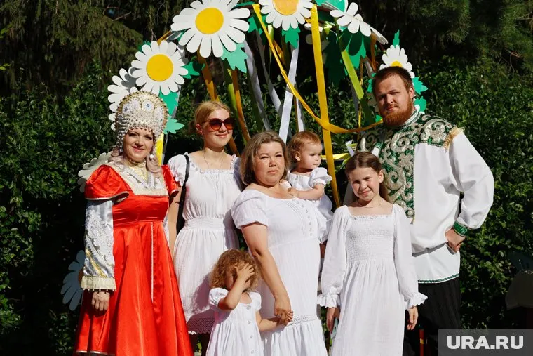 В Челябинске для семей организуют мастер-классы, игры и фотозоны