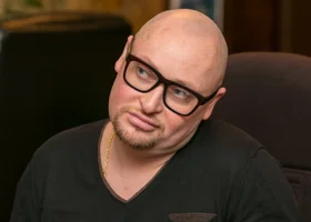 «Она поубивает вас всех»: Шура заступился за Ларису Долину