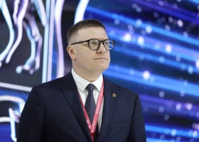 Губернатор Текслер на международном форуме осмотрел стенды челябинских предприятий для газовой отрасли