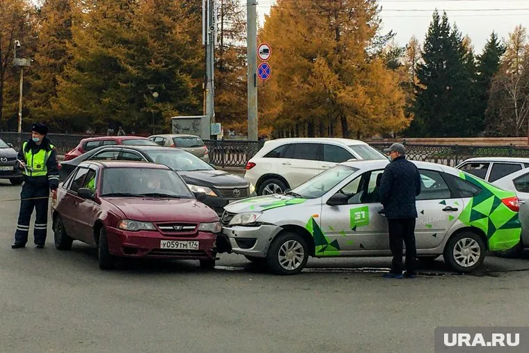 С 1 ноября водителям можно не вызывать ГИБДД, чтобы оформить ДТП