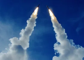 Российская армия нанесла групповой удар ракетами «Кинжал» по объектам ВПК Украины