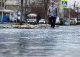 Синоптики предупредили курганцев о гололеде и дожде