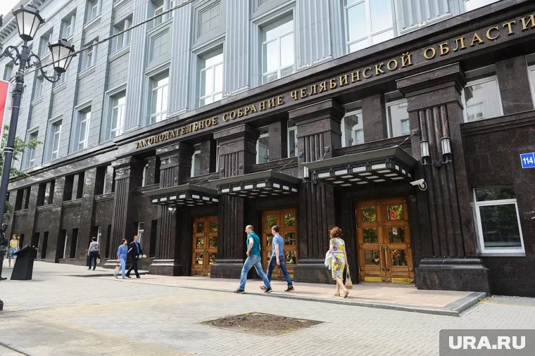 Депутаты ЗСО досрочно вышли из отпуска