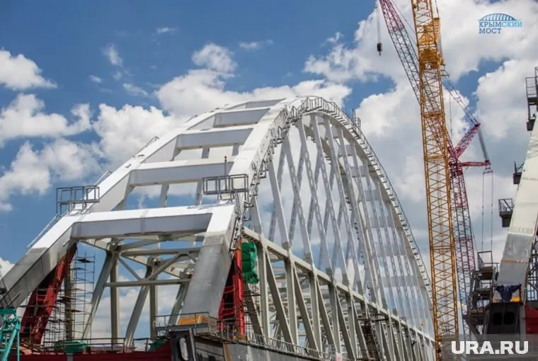 Прочность конструкции обеспечили 175 тысяч болтов высокой прочности