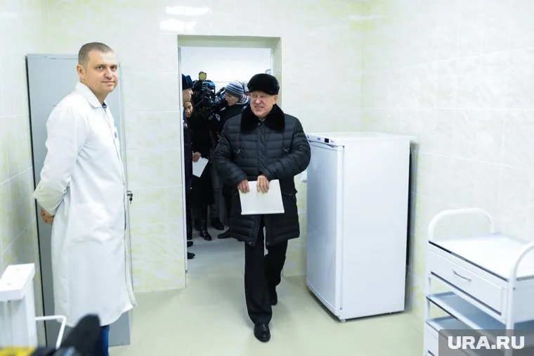 Первым "посетителем" стал мэр Челябинска Евгений Тефтелев