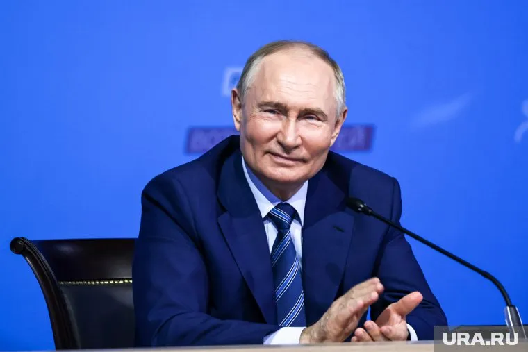 Владимир Путин по ВКС принял участие в открытии коксовой батареи в Челябинской области