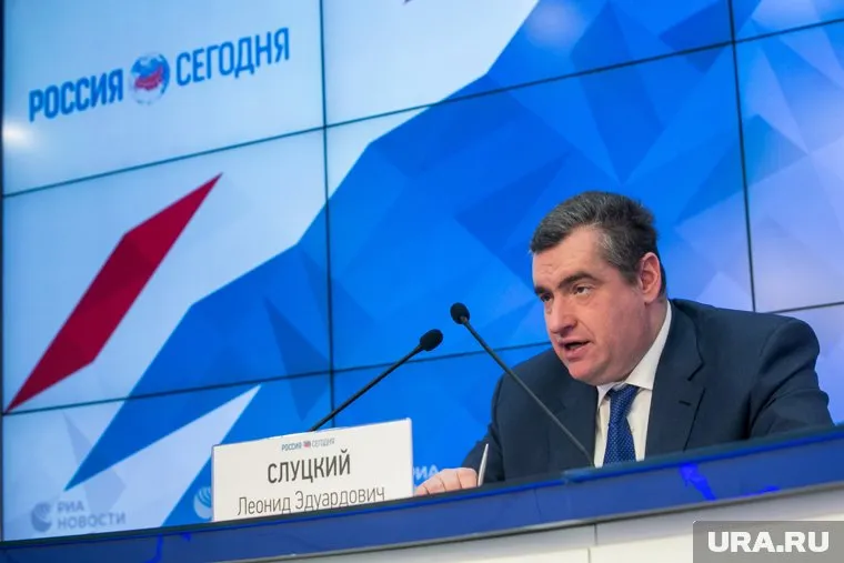 НАТО необходимо было распустить много лет назад, заявил Леонид Слуцкий