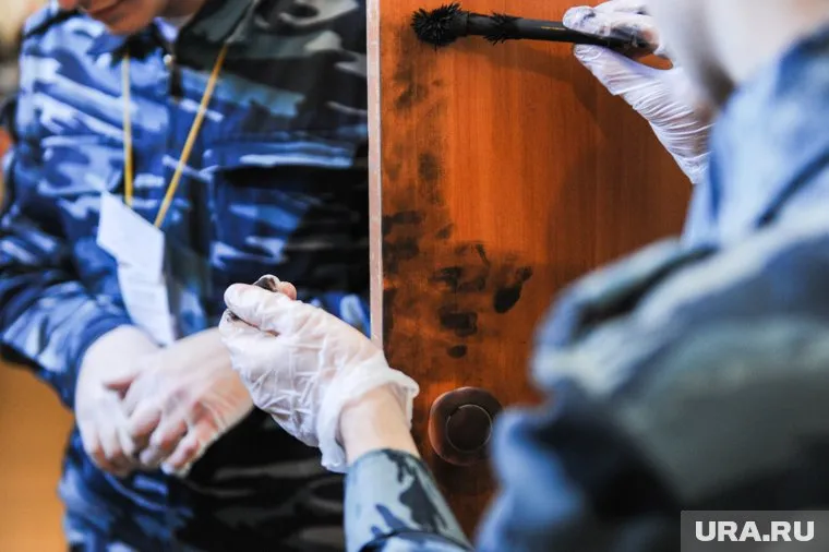 Житель Ростова забирался в дома через окна