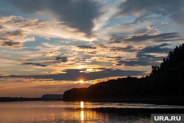 Женщине помог выжить спасательный жилет, надеть который ее заставил муж