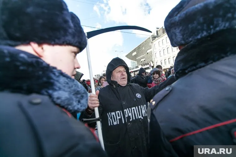 Волна антикоррупционных митингов и шествий прошла по России