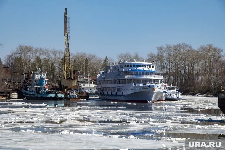 Судоходная обстановка осложняется образовавшимся на Соби льдом (архивное фото)
