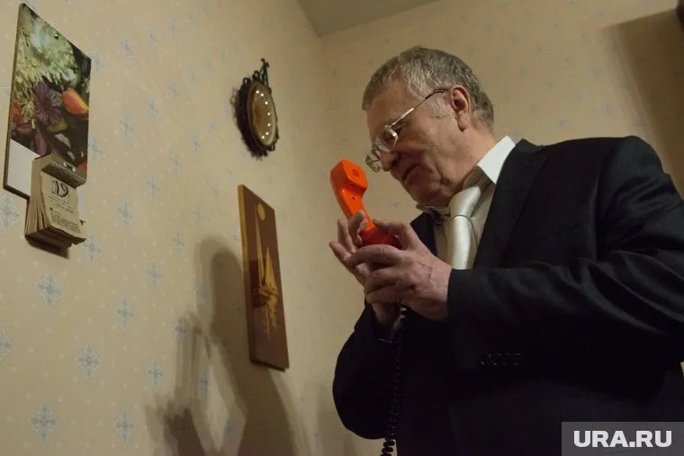 Владимир Жириновский предложил олигархам выкупить архив адмирала Колчака