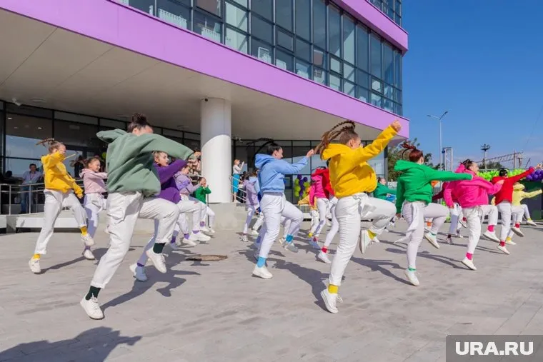 Первый в новых регионах Дом молодежи открыли в Луганске