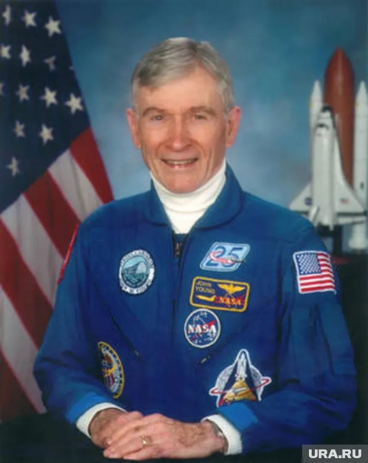 Янг прослужил в NASA 42 года — дольше всех в ведомстве