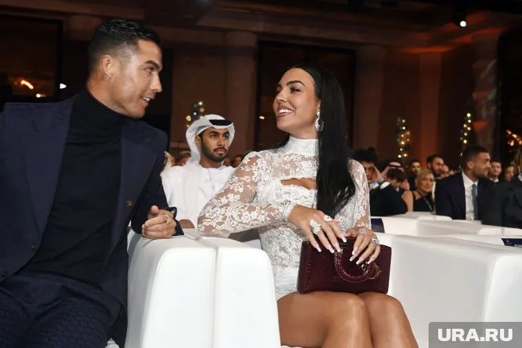 Криштиану Роналду может закончить футбольную карьеру через два года, заявила Джорджина Родригес