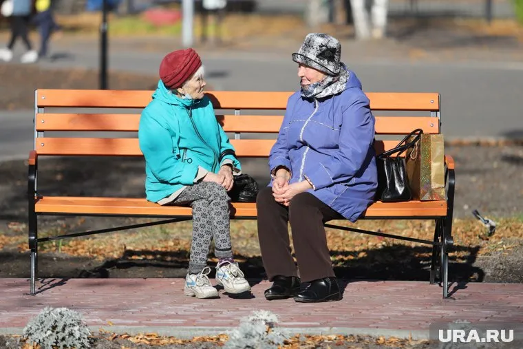 Выплата для пенсионеров, которые ухаживают за родственниками составит 2400 рублей