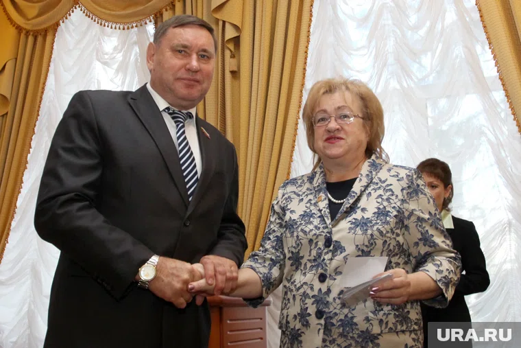 Старт работе Думы Зауралья дали спикер прошлого созыва Владимир Хабаров и глава облизбиркома Светлана Гулькевич