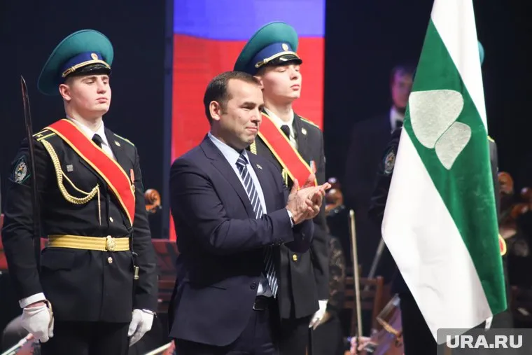 Вадим Шумков поздравил зауральцев с праздником со сцены филармонии