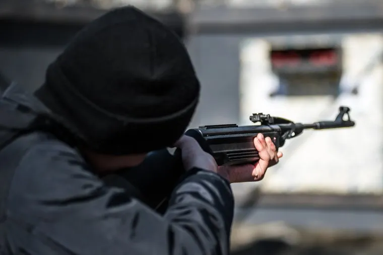 Ежегодная городская акция "12 апреля – 12 часов – 12 залпов ракет" в Историческом сквере. Екатеринбург