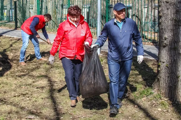 ВИП-субботник. Тюмень, сарычев сергей, казанцева тамара, субботник