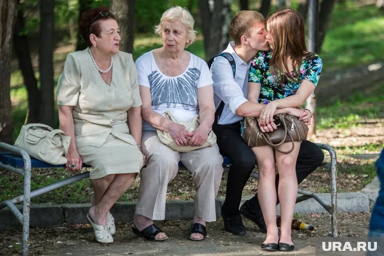 Треть курганцев признались, что хотят наладить личную жизнь в следующем году