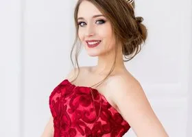 Горячие селфи помогли жительнице ХМАО получить BMW