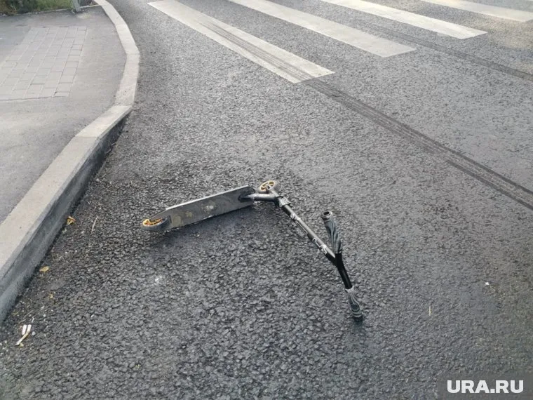 10-летний мальчик переезжал дорогу на самокате на запрещающий сигнал светофора