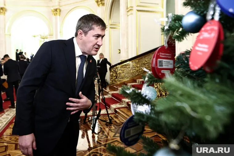 Махонин принял участие в акции «Елка желаний»