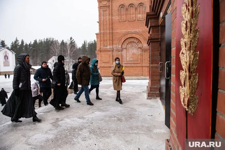 Следователи СК попытались вручить отцу Сергию повестку на допрос, но у них не получилось
