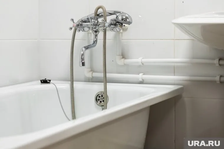 Без горячей воды горожане живут из-за перехода на работу новой котельной