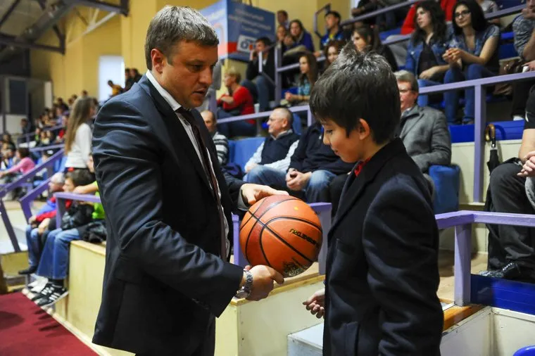 Баскетбол Динамо-Самара2. Челябинск., сандаков николай с сыном