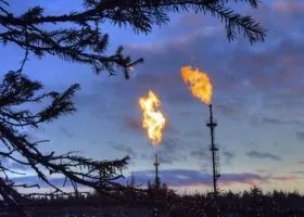 В Югре шестые сутки горит нефть