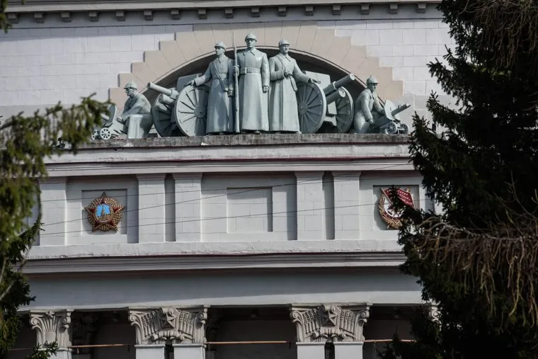 Прощание с полковником Павлом Кропотовым в Окружном доме офицеров. Екатеринбург