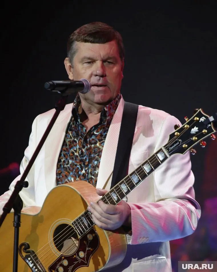 В окружении певца не признают новый аккаунт в гламурной сети