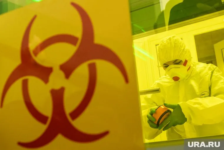 Участниками биологических программ США являются члены Демпартии, уточнил генерал-лейтенант