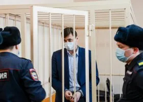Суд вернул жалобу арестованного вице-мэра Челябинска его адвокату