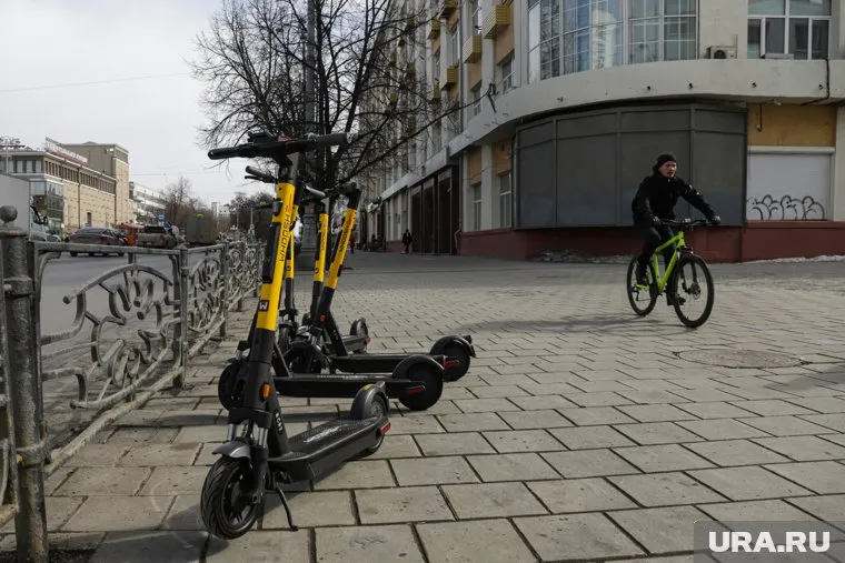 Администрация Екатеринбурга предлагает ограничить скорость электросамокатов до 15 км/ч