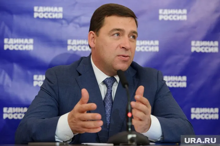 Губернатор планирует не появляться в Екатеринбурге неделю