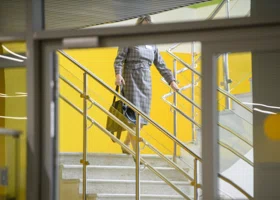 Челябинскую учительницу отстранили от работы за подзатыльник школьнику