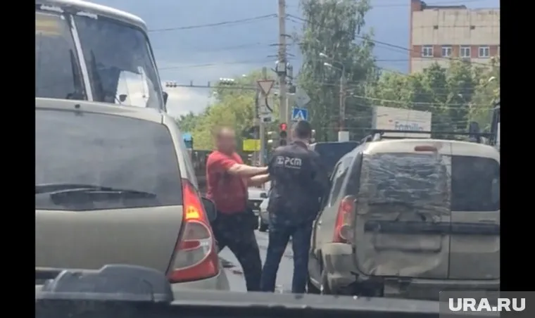 Водители не смогли поделить дорогу