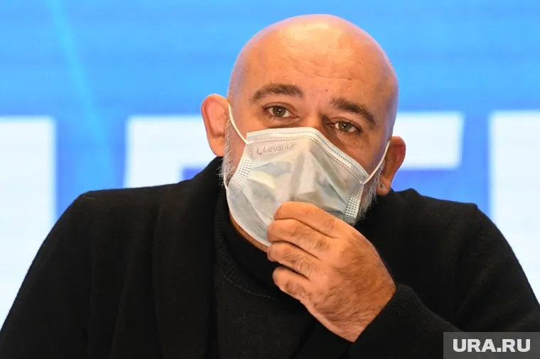 Денис Проценко посоветовал не забывать про маски и прививаться от коронавируса