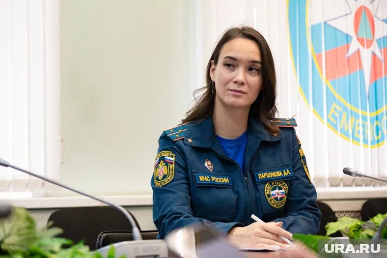 Сотрудница МЧС Диана Паршукова и ее коллега Матвей Ячный поднялись на Эльбрус