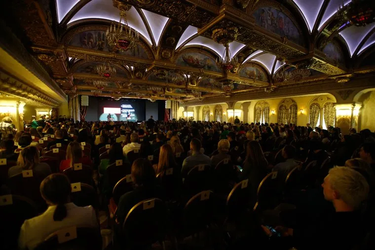 Битва ораторов: Тина Канделаки и Мария Захарова. Екатеринбург