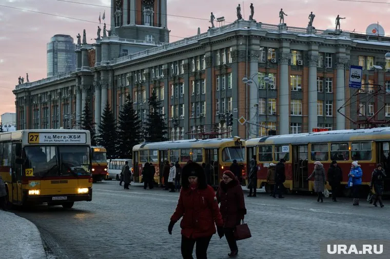Пока в администрации Екатеринбурга обсуждался вопрос о транспортной схеме, сити-менеджер решил положить проект в долгий ящик