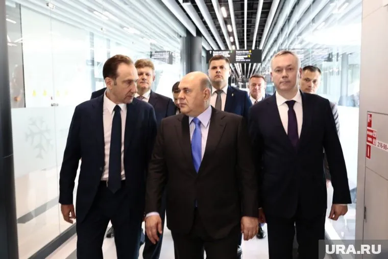 Мишустин в рамках турне по городам Дальнего Востока и Сибири прибыл в Новосибирск