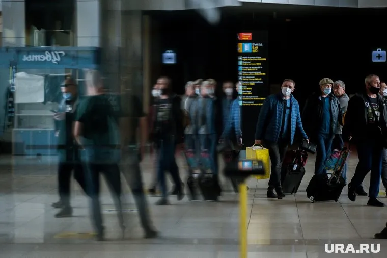 Россияне должны взвешивать риски перед поездками, напомнил Анатолий Альтштейн