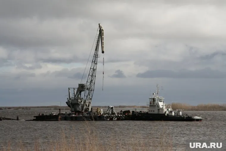 Судно везло железобетонные сваи из Нижневартовска (архивный снимок)