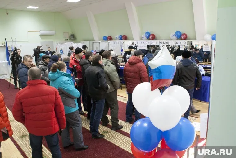На Ямале в 8 утра открылись участки