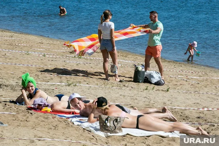 Запрет на посещение пляжей введет из-за наводнения в Крыму