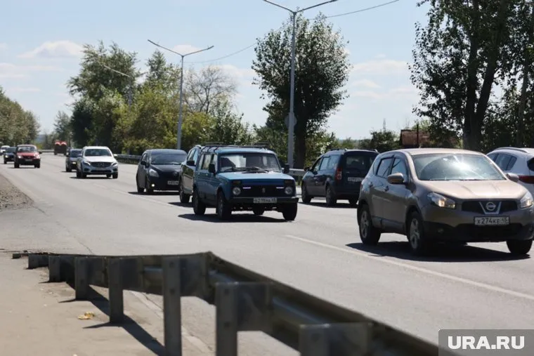 На шоссе Тюнина в кургане заработал новый светофор